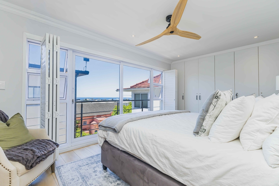 4 Bedroom Property for Sale in Sea Point Western Cape